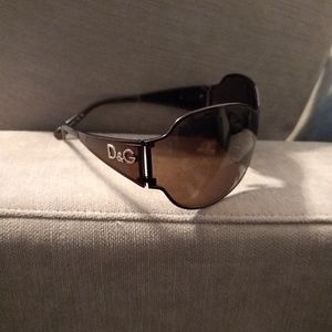 Brown D&G shades